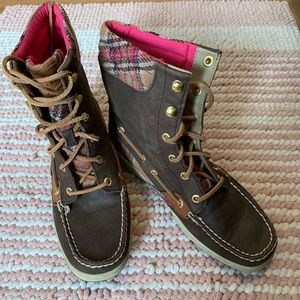 Sperry booties